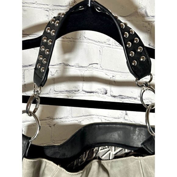 MARC NEW YORK LADIES SHOULDER BAG WITH STUDDED STRAP - GRAY AND BLACK - EUC AND - Picture 4 of 8